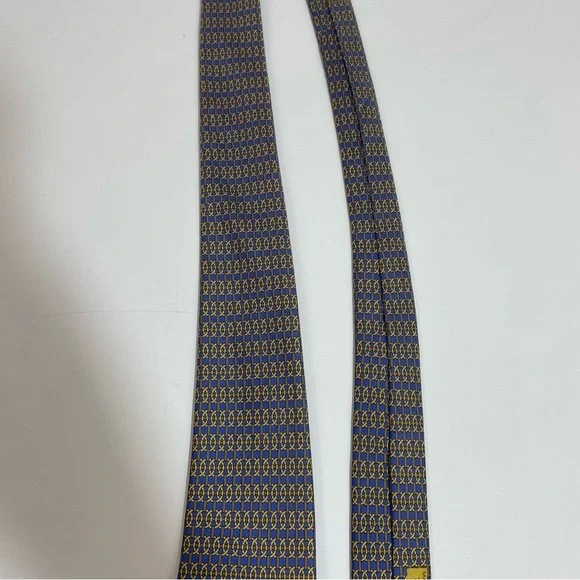 HERMES PARIS CHAINLINKBLUE AND YELLOW VINTAGE 100% SILK TIE